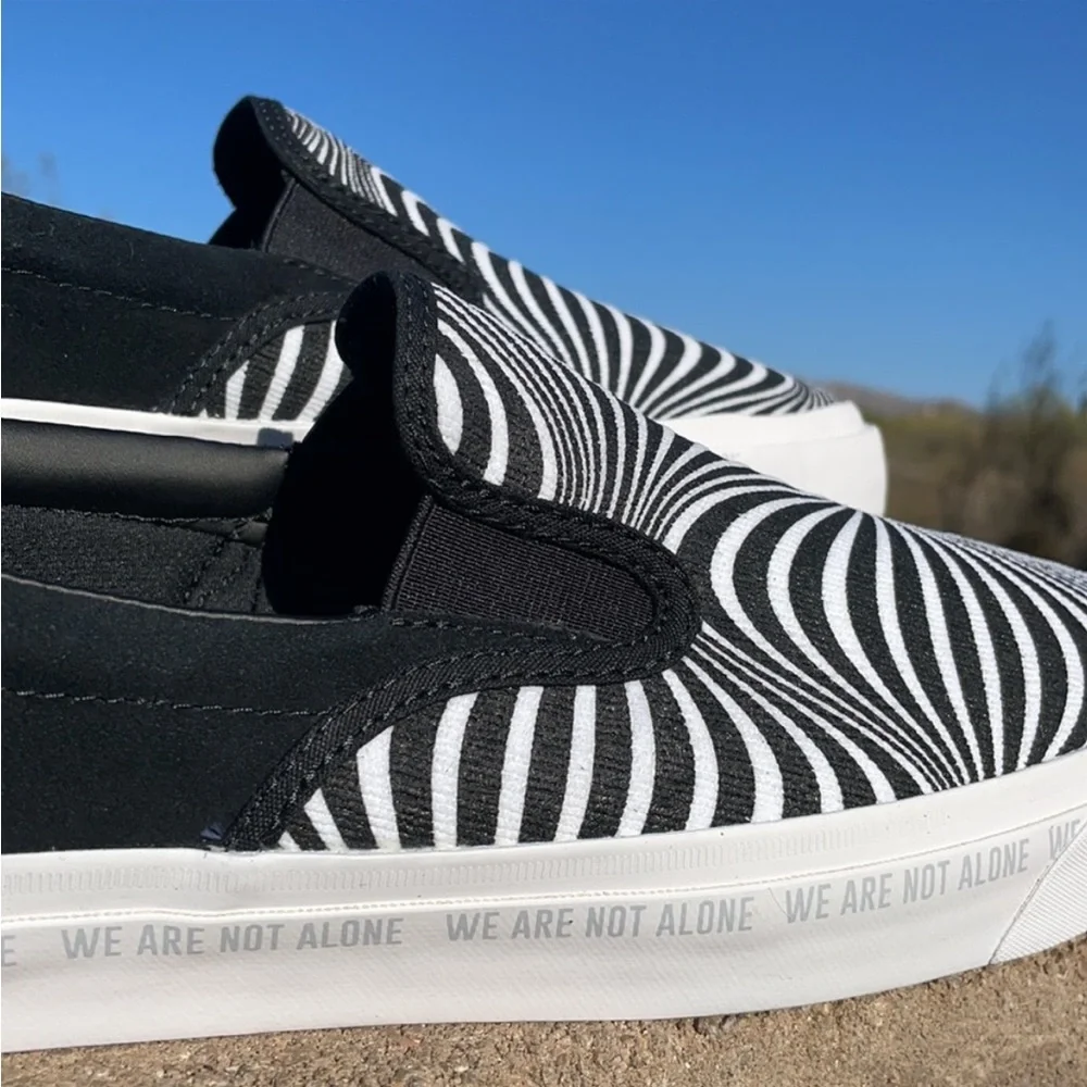 New Trippy Two Tone Psychedelic Converse One Star Slip On Sneakers - Picture 10 of 14
